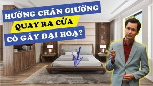 hướng chân giường quay ra cửa